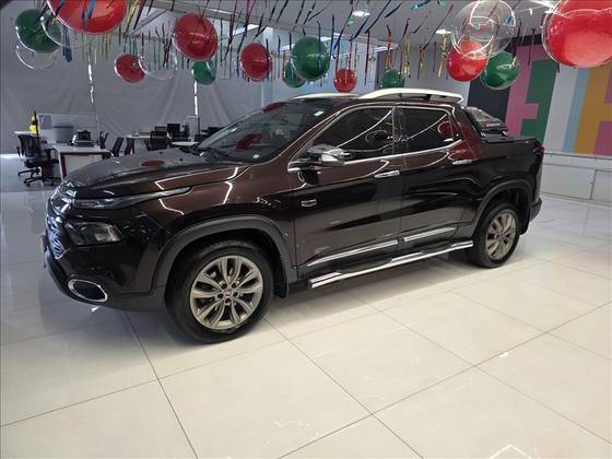 FIAT TORO 2.0 16V TURBO DIESEL RANCH 4WD AT9 FIAT TORO 2.0 16V TURBO DIESEL RANCH 4WD AT9